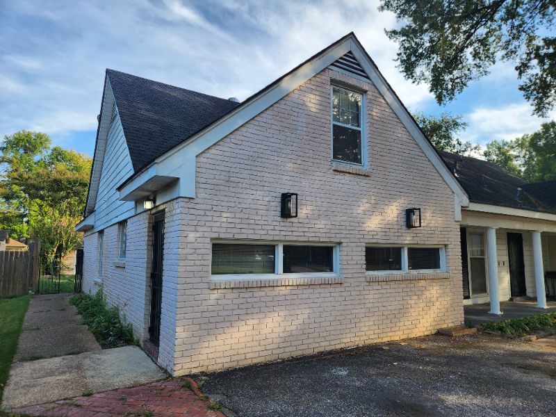 3120 Darrow St - Photo 3 of 46
