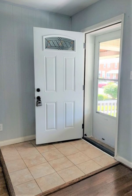 2242 Graythorn Rd - Photo 6 of 14