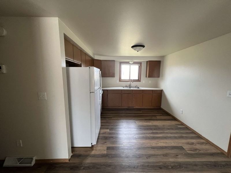 700 Steven Ave #1 - Photo 3 of 10