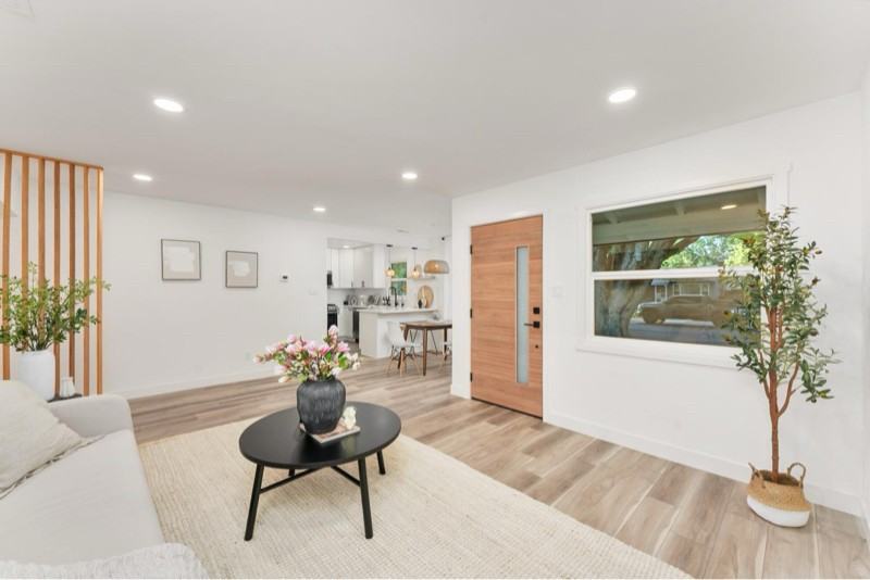 5372 Moddison Avenue - Photo 3 of 13