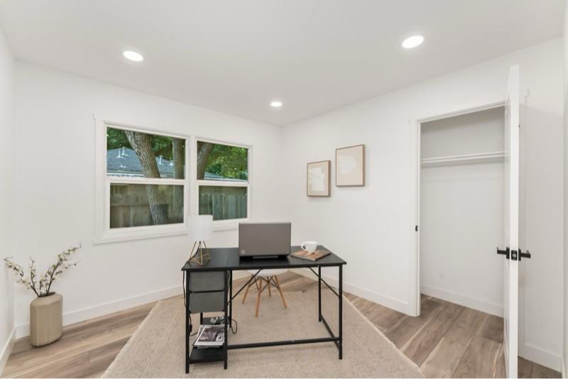 5372 Moddison Avenue - Photo 5 of 13