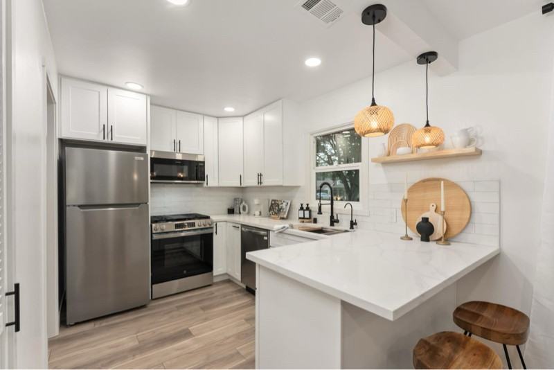 5372 Moddison Avenue - Photo 6 of 13