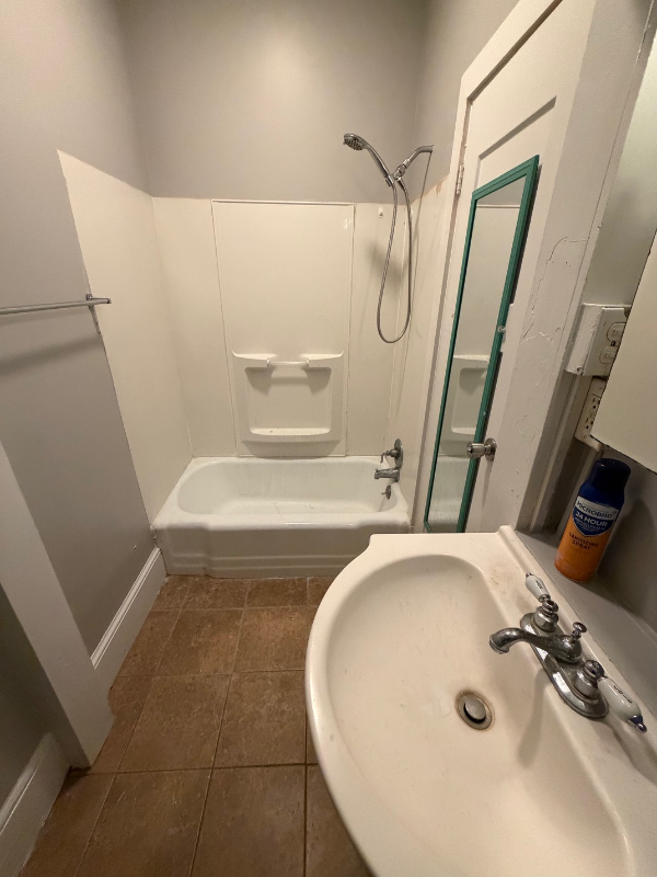 409 S Shippen St #1stFL - Photo 4 of 13