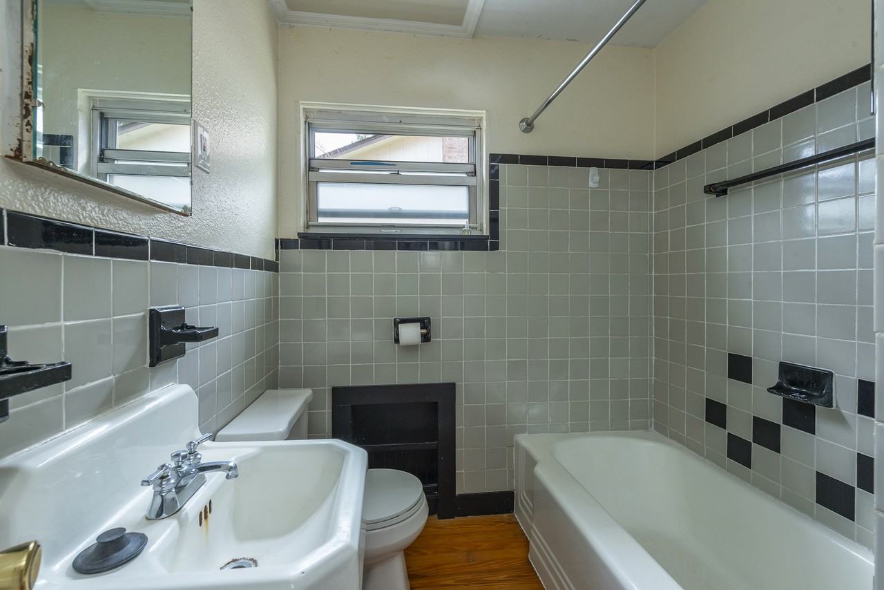 279 Kimberly Ave #1 - Photo 5 of 14