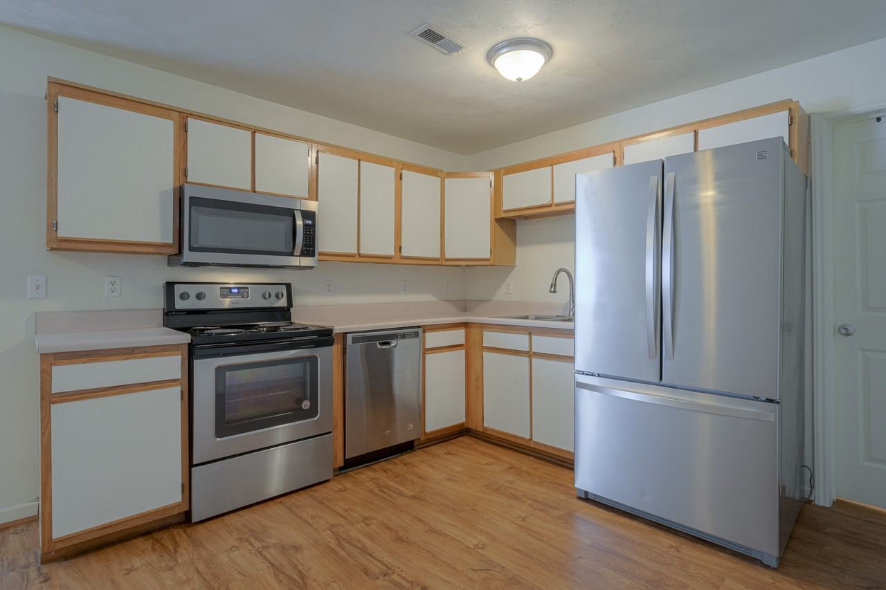 907 Giles Rd #913 - Photo 2 of 21