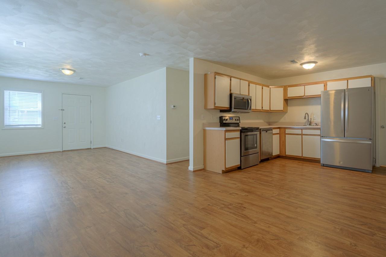 907 Giles Rd #913 - Photo 5 of 21