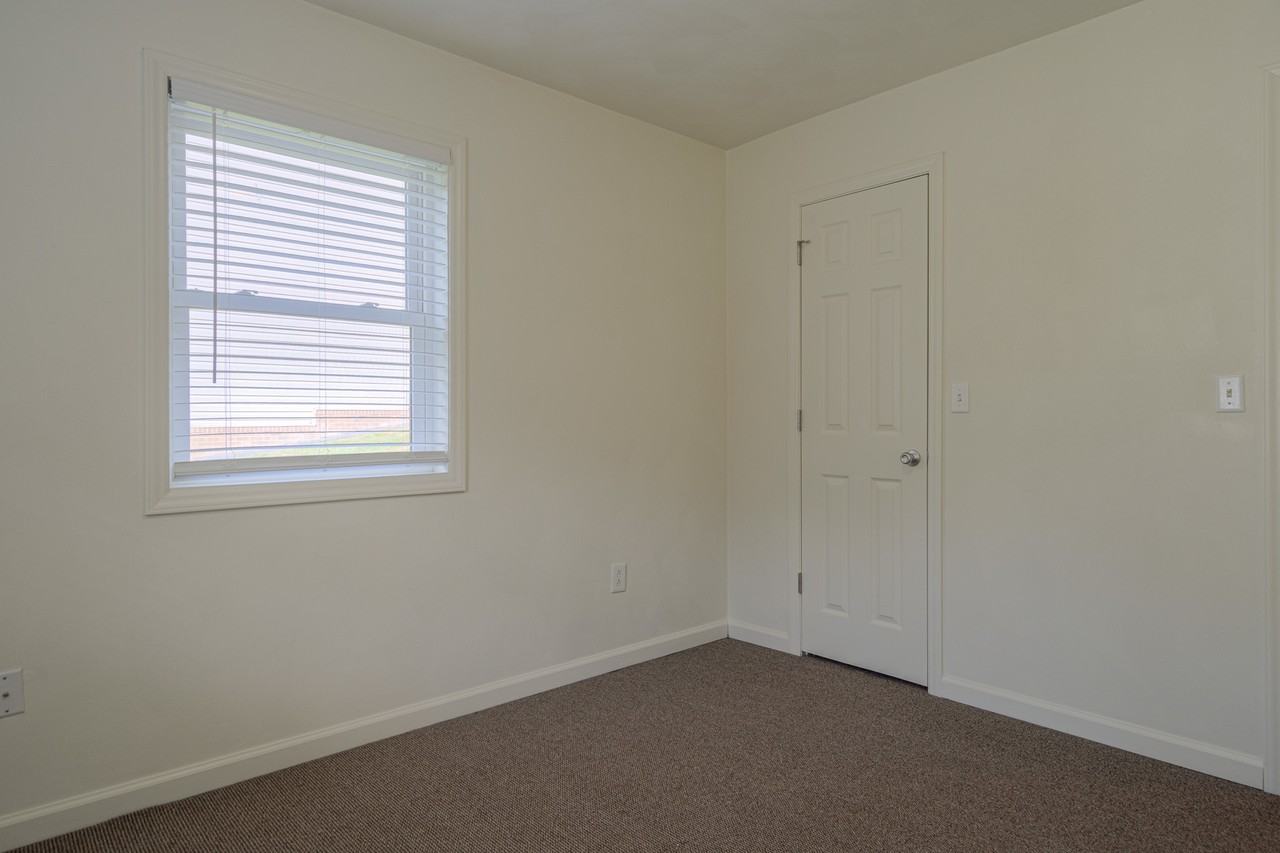 907 Giles Rd #913 - Photo 7 of 21