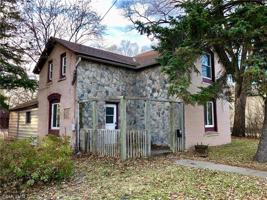 featured image of 215 12th Ave N #NA