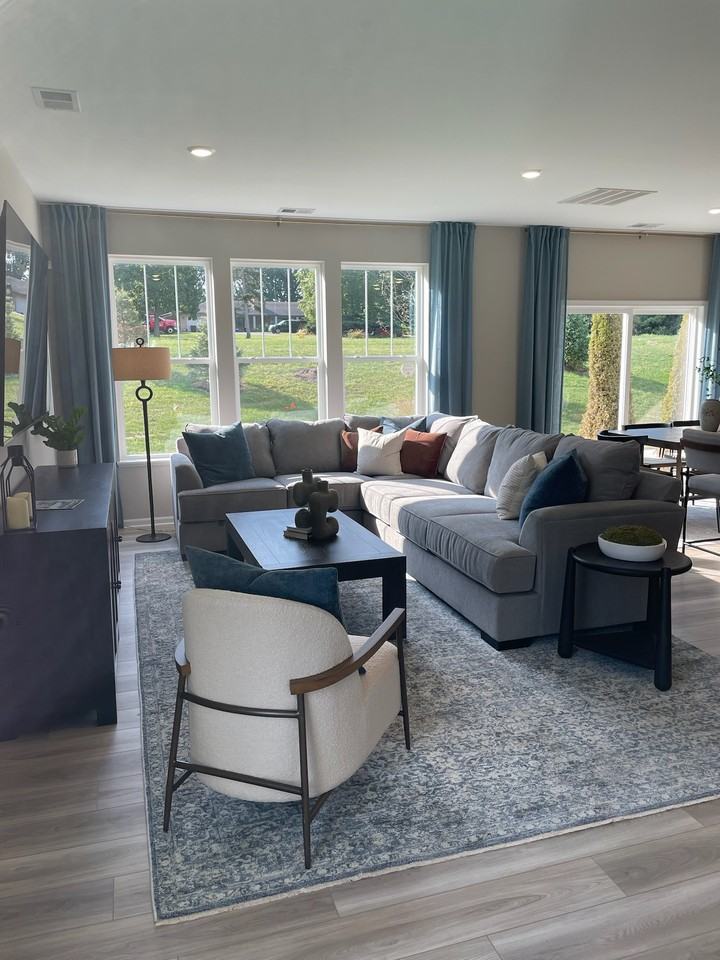 337 Red Oak Cir #1 - Photo 3 of 15