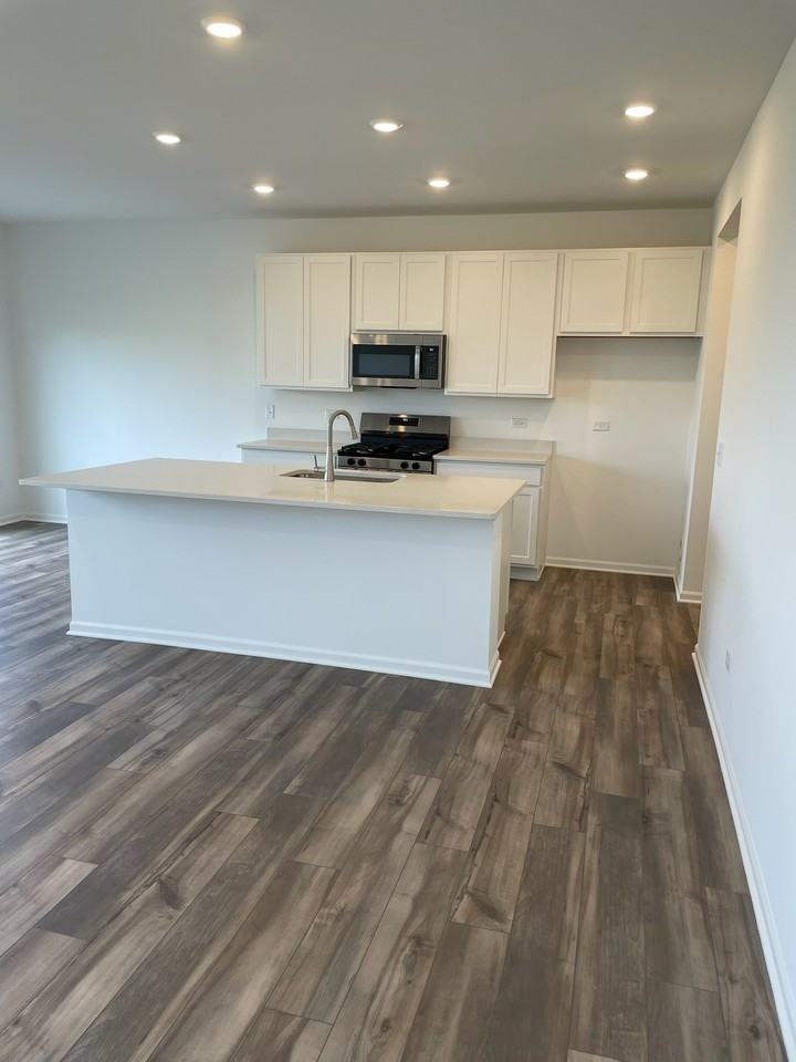 337 Red Oak Cir #1 - Photo 5 of 15