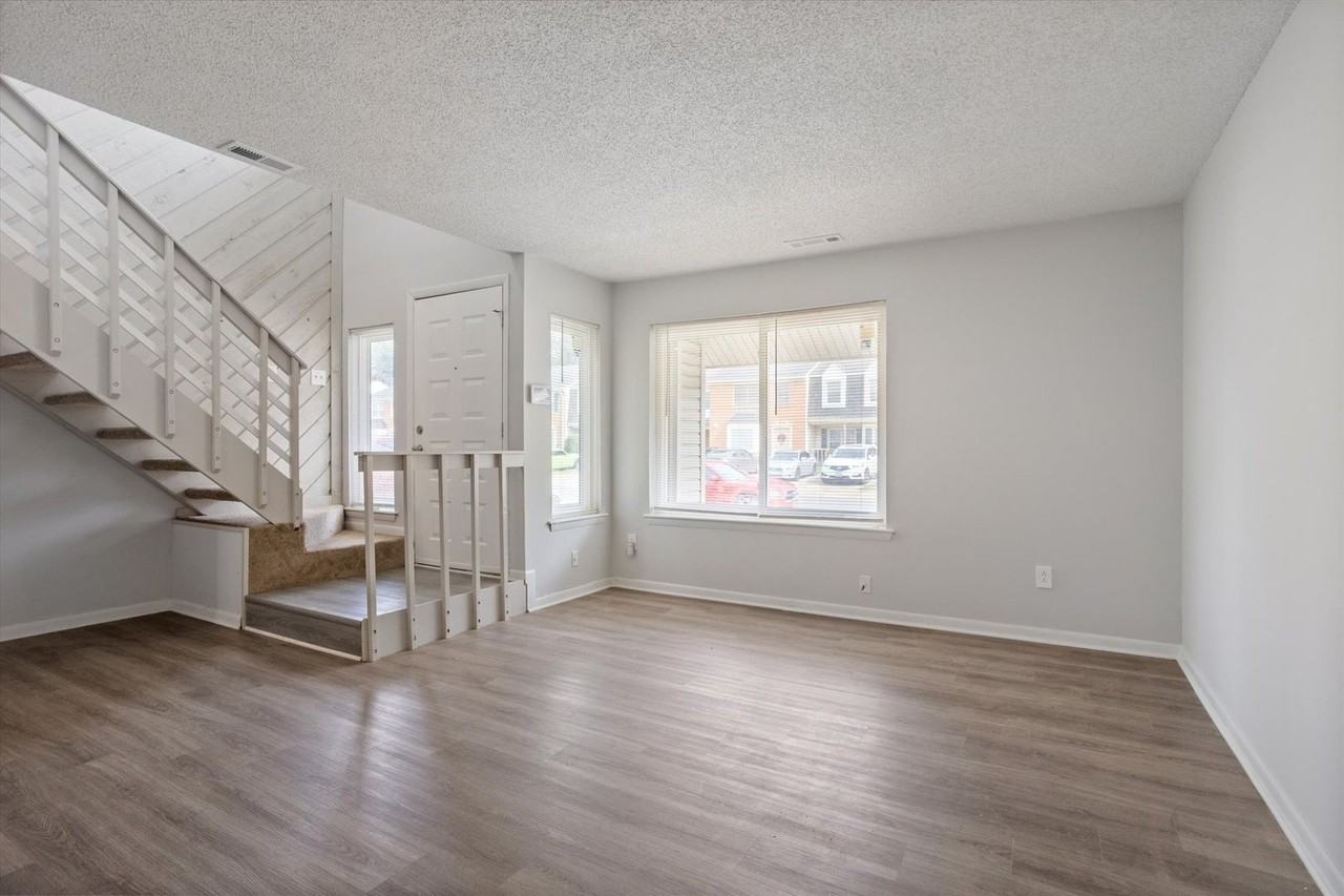 5525 Campus Dr - Photo 3 of 26