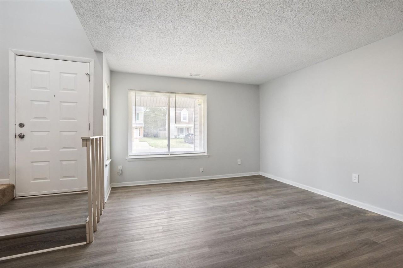 5525 Campus Dr - Photo 4 of 26
