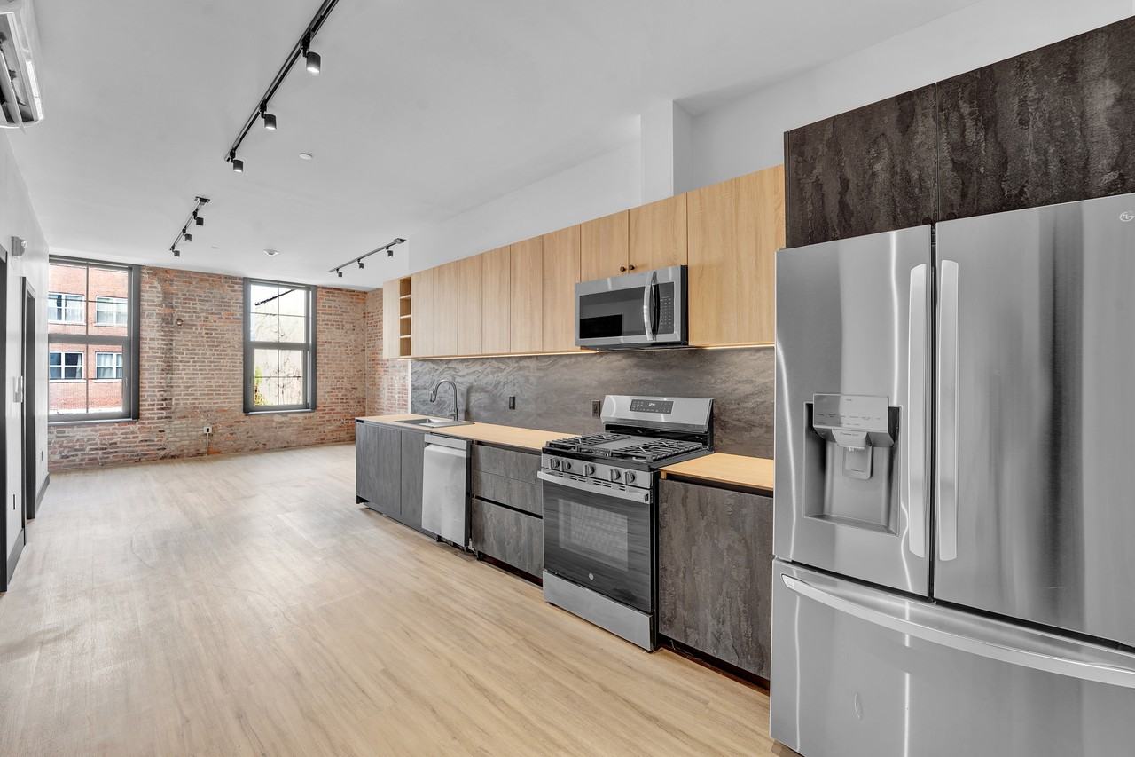 117 Penn Ave #204 - Photo 2 of 17