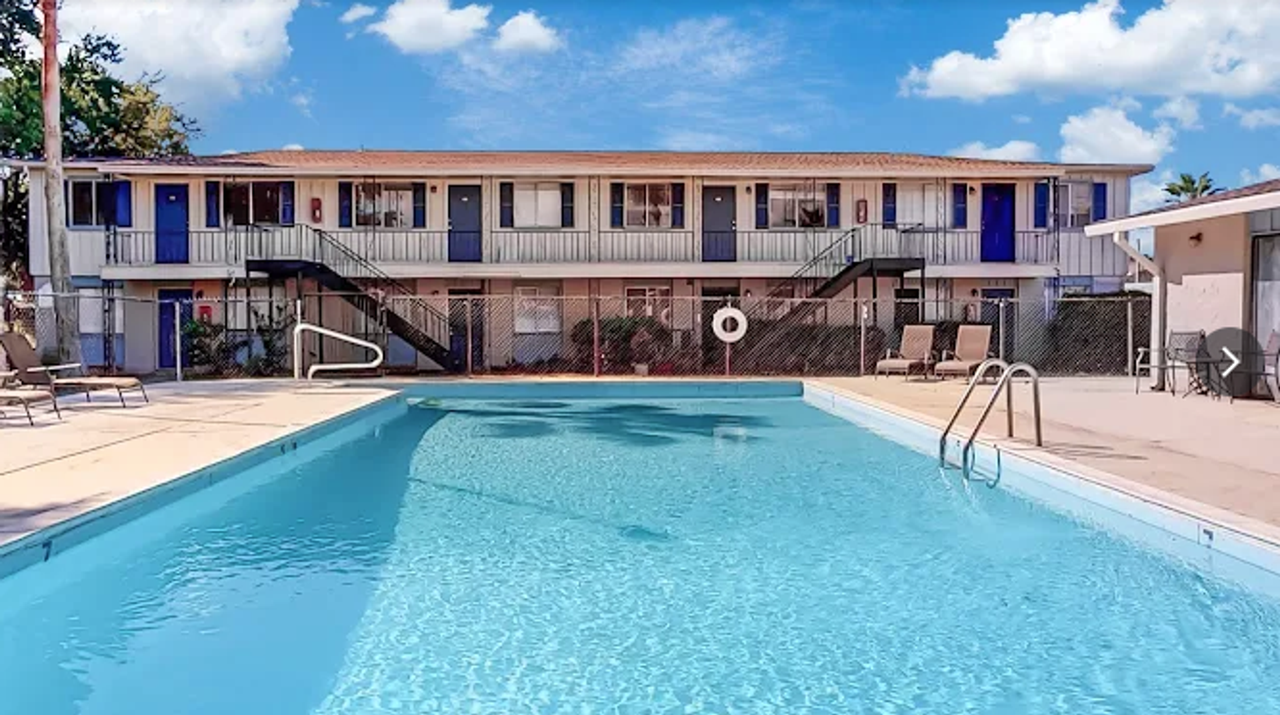 Gulf View Apartments | Remodeled! - Photo 7 of 49