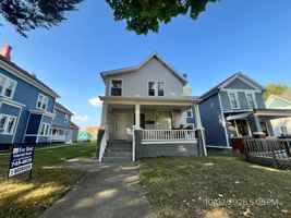 featured image of 324 W Dewald St