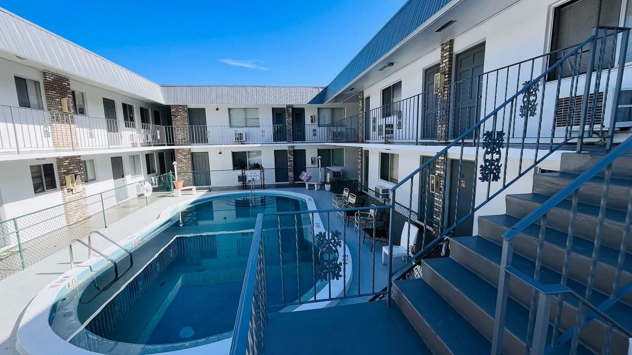 1958 McKinley St Hollywood, FL 33020 - Photo 2 of 9