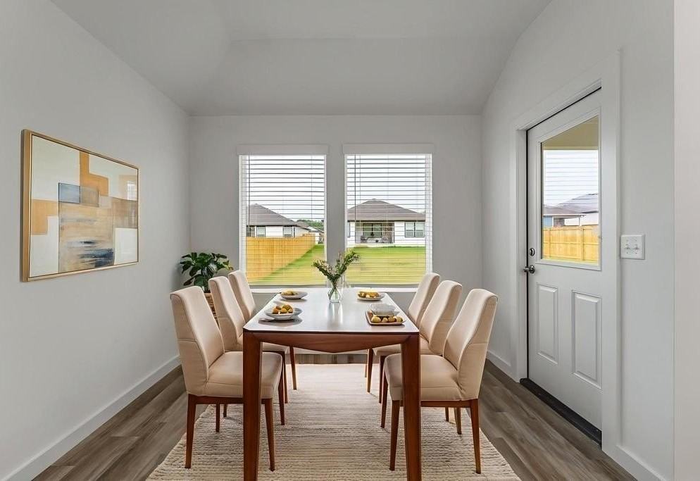 307 Nw Granny Smith St - Photo 5 of 28