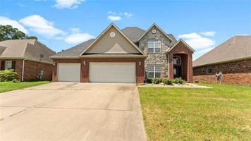 featured image of 3900 Sw Grey Hawk Dr