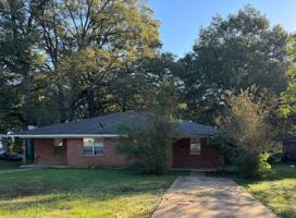 featured image of 121B N Robinson St