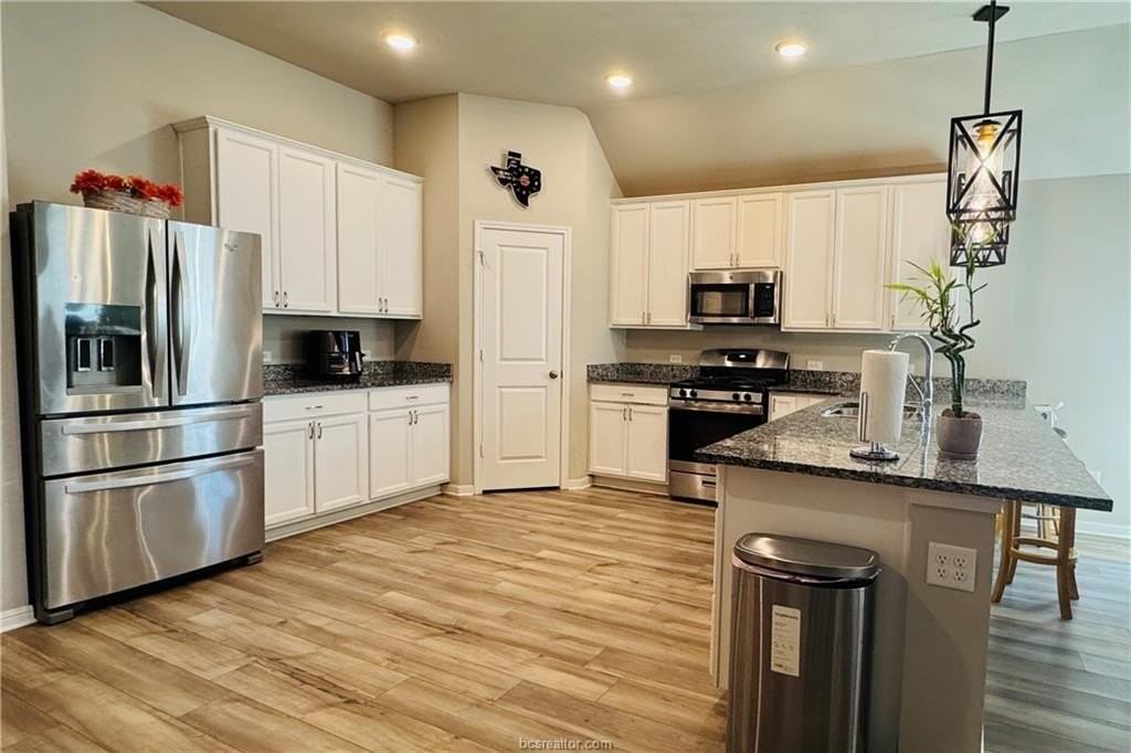 6208 Pocono Dr - Photo 4 of 14