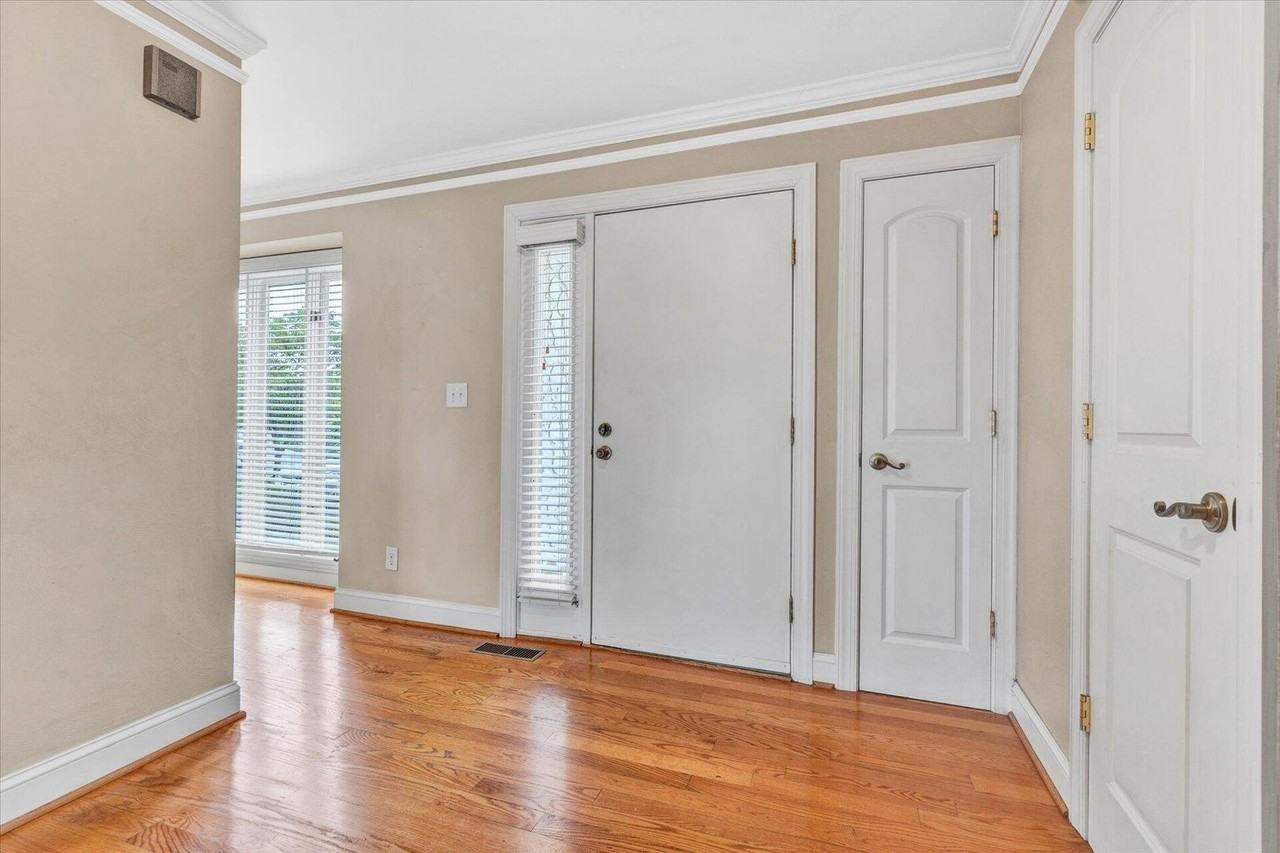 4978 Hunting Hills Cir - Photo 2 of 27