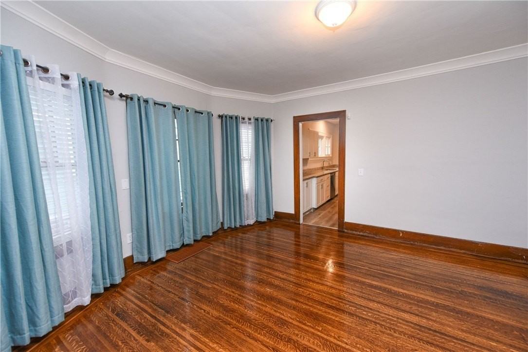 200 Elmdorf Ave - Photo 4 of 20