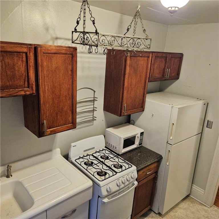 108 Boardman St - Photo 2 of 18