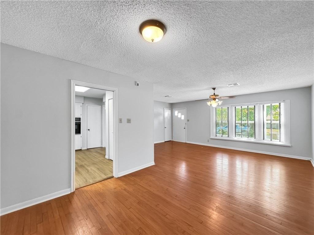 510 Mcclendon St - Photo 6 of 31