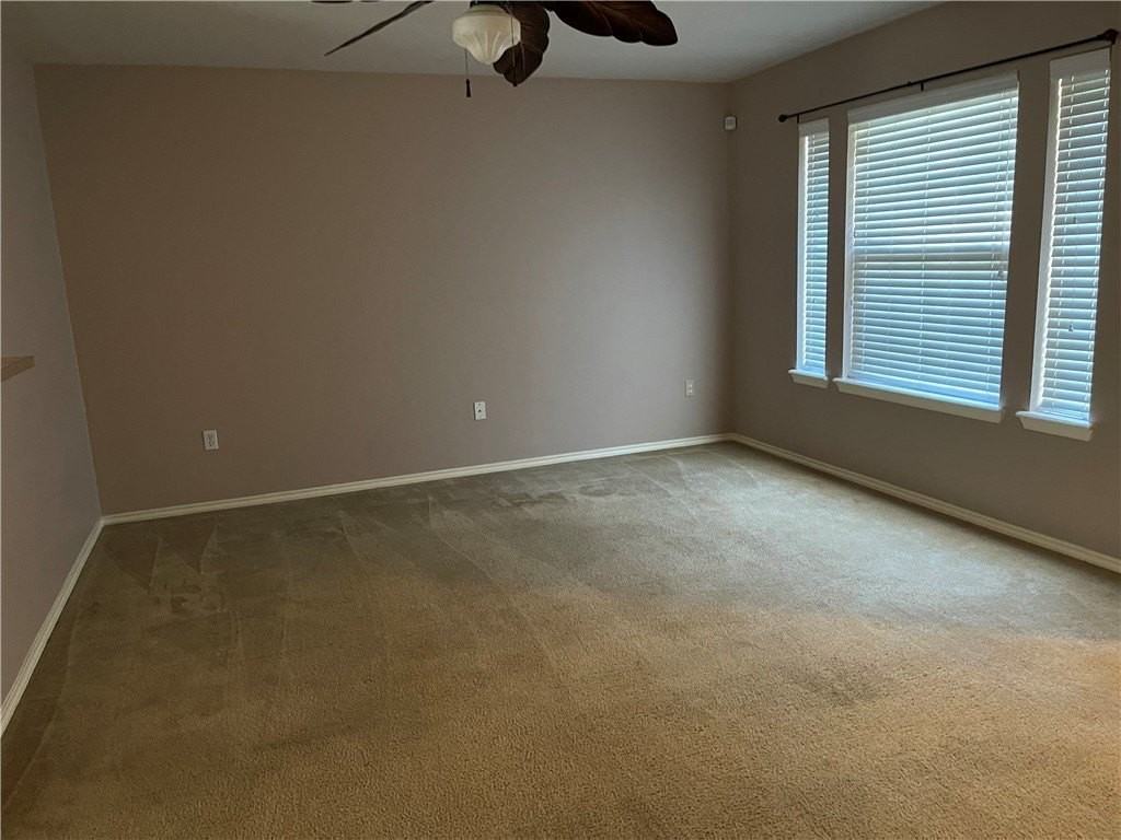 1742 Overland Trl - Photo 2 of 9