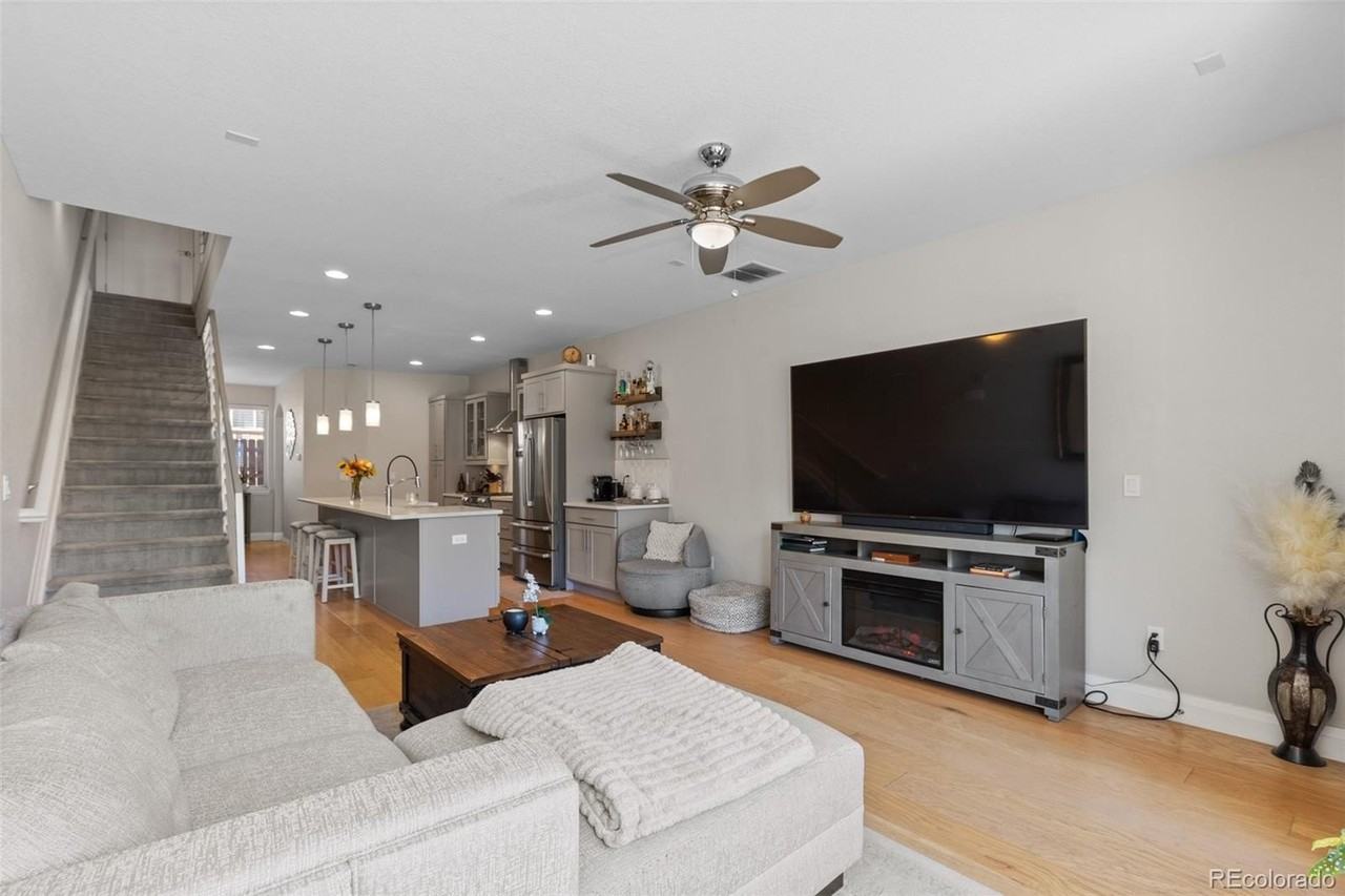 1571 Wolff St - Photo 7 of 34