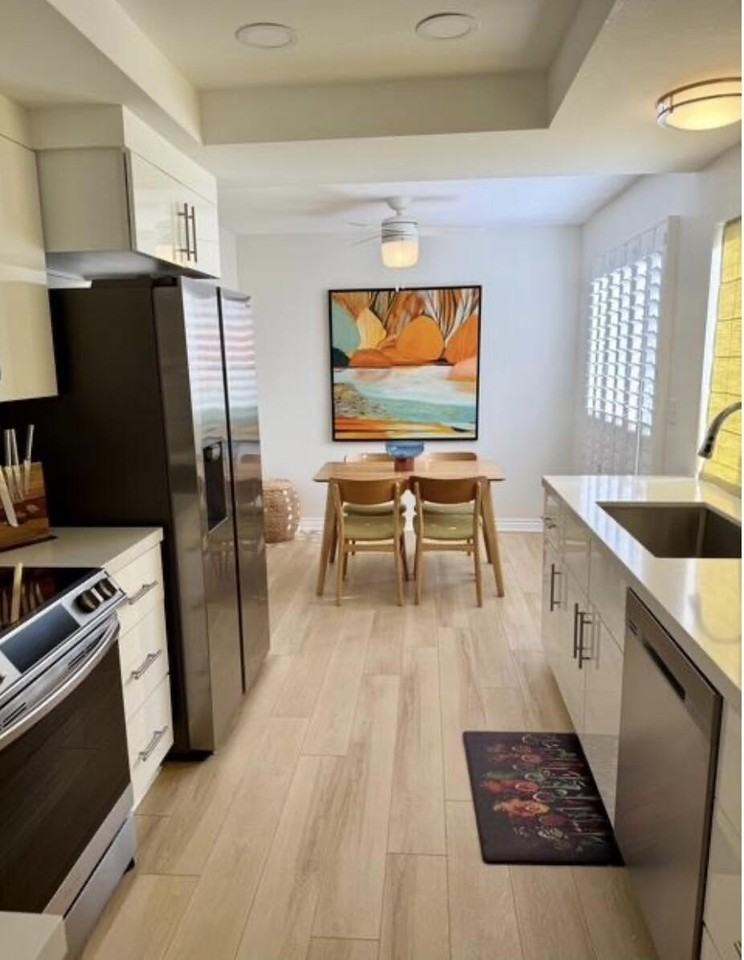 72499 Desert Flower Drive - Photo 4 of 17