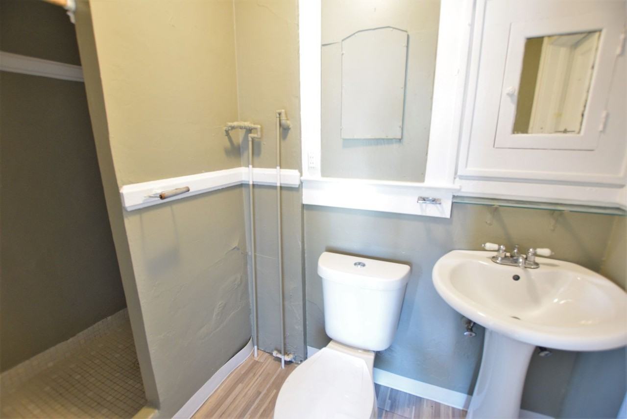 109 James Ave - Photo 6 of 8