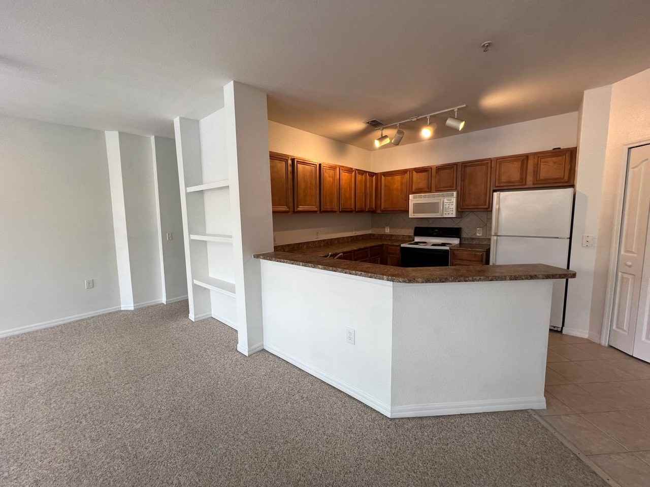 6153 Metrowest Boulevard