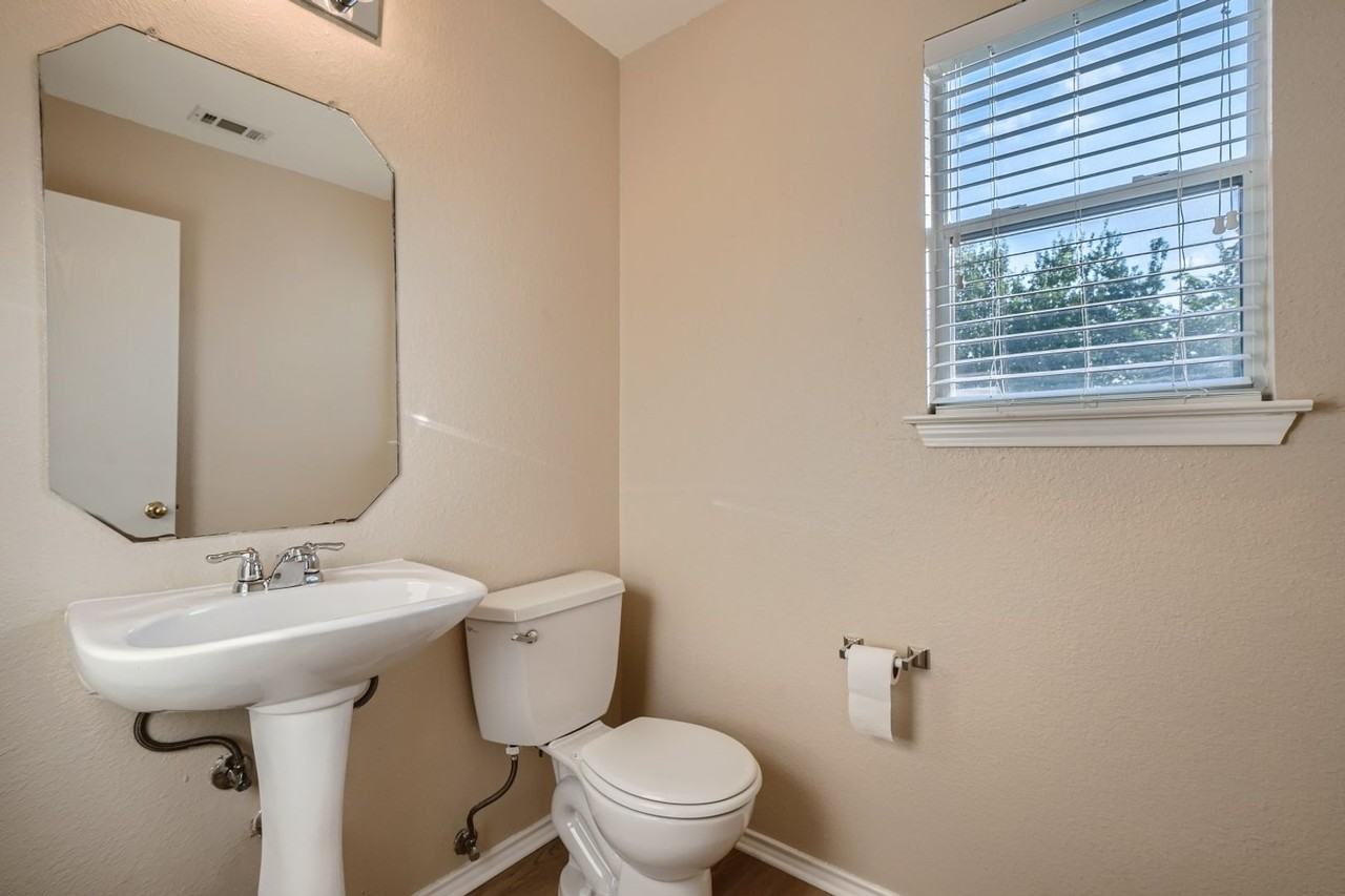 14234 Bobolink Cove - Photo 6 of 17