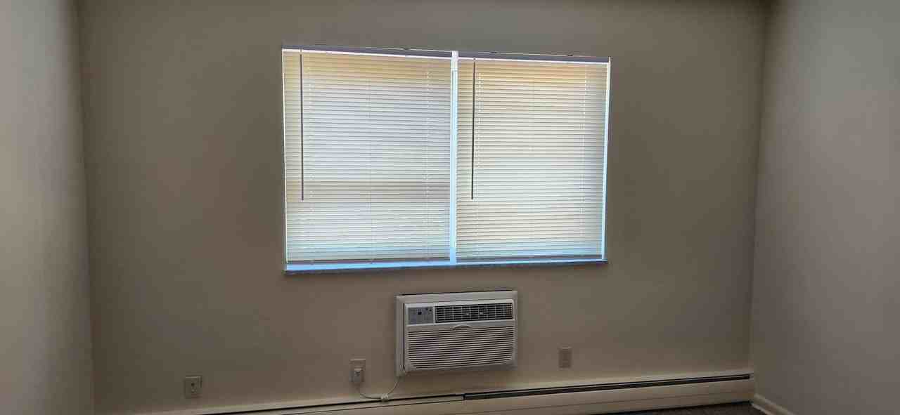 894 Mohawk Trail Apartments - Photo 6 of 13