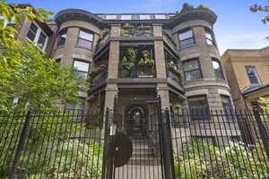 featured image of 5219 N Winthrop Ave #2N