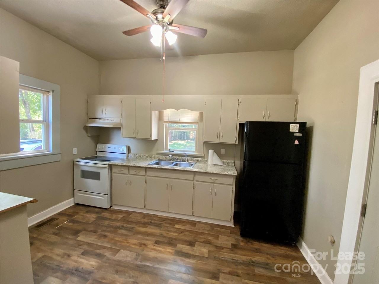 630 Armfield Street - Photo 6 of 19