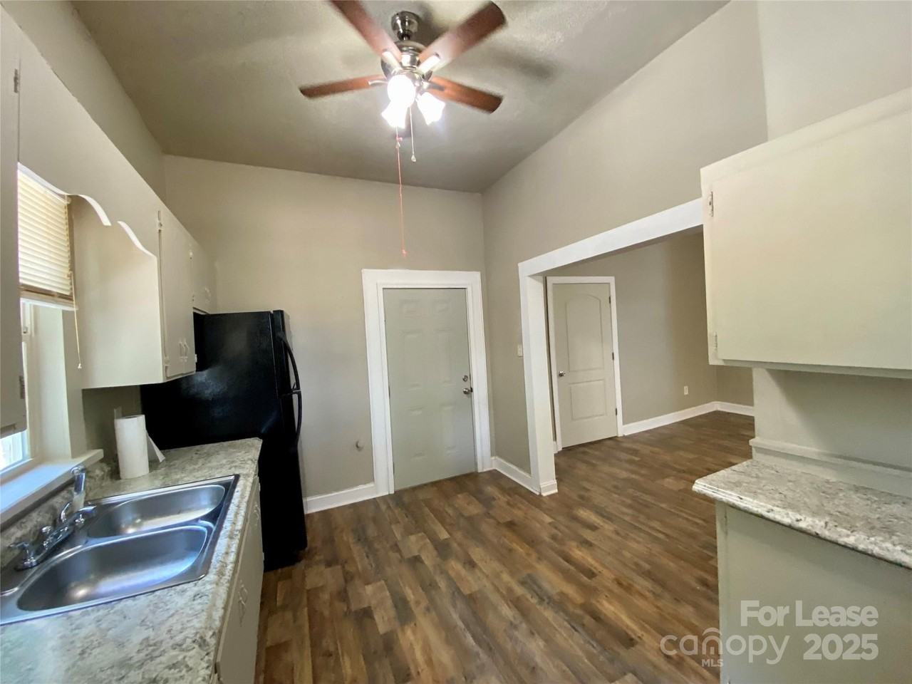 630 Armfield Street - Photo 7 of 19