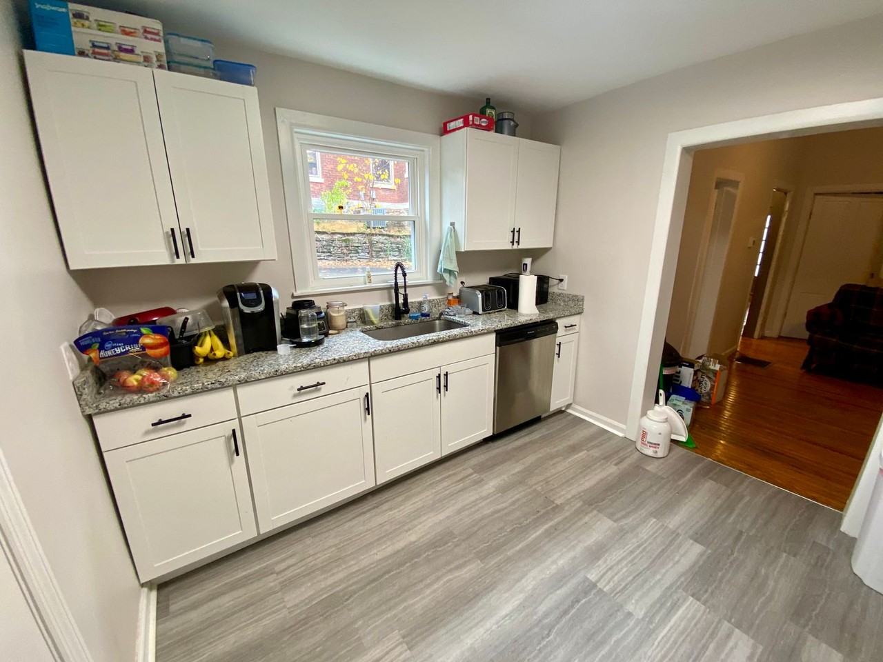 465 Warner St - Photo 6 of 29