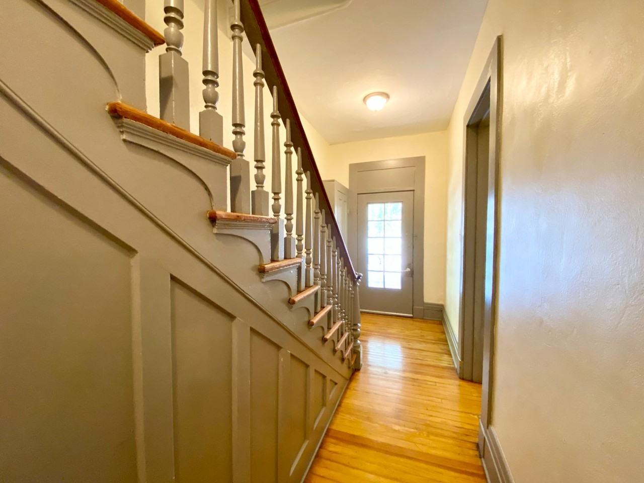 465 Warner St - Photo 6 of 34