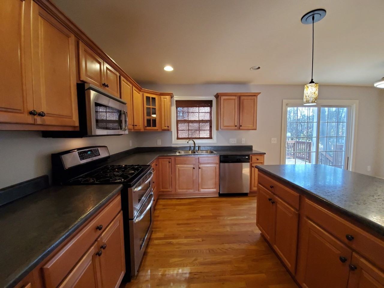 75 Grayson Pl - Photo 6 of 39