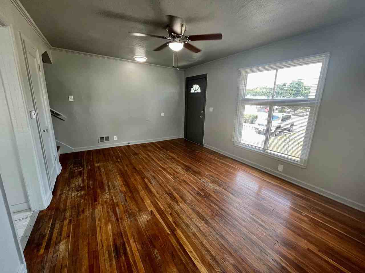 6001 N 36th St - Photo 2 of 13