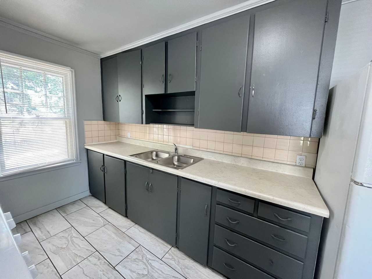 6001 N 36th St - Photo 4 of 13