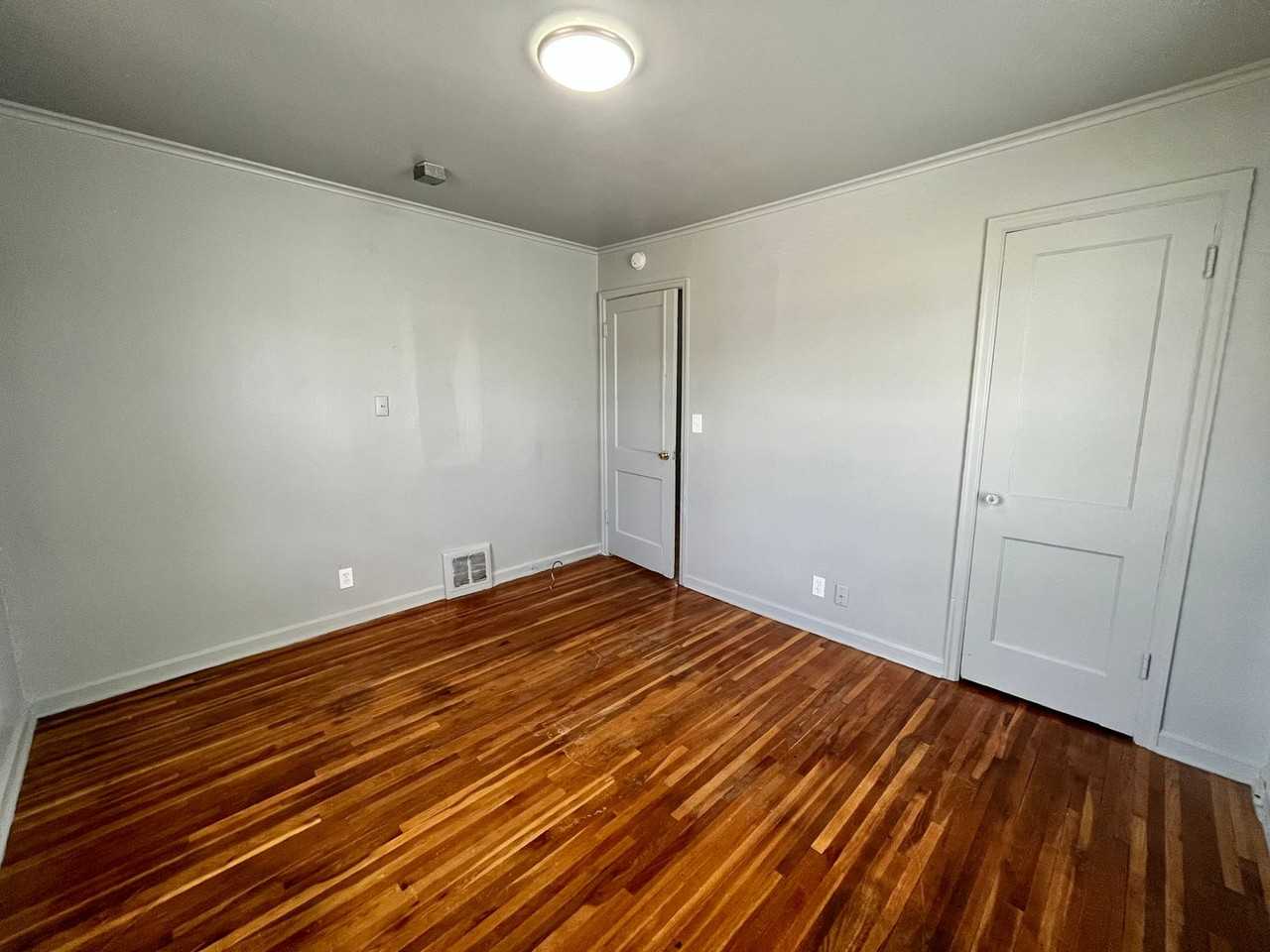 6001 N 36th St - Photo 6 of 13