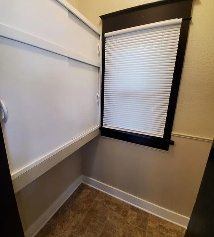 315 E 24th St - Photo 3 of 15