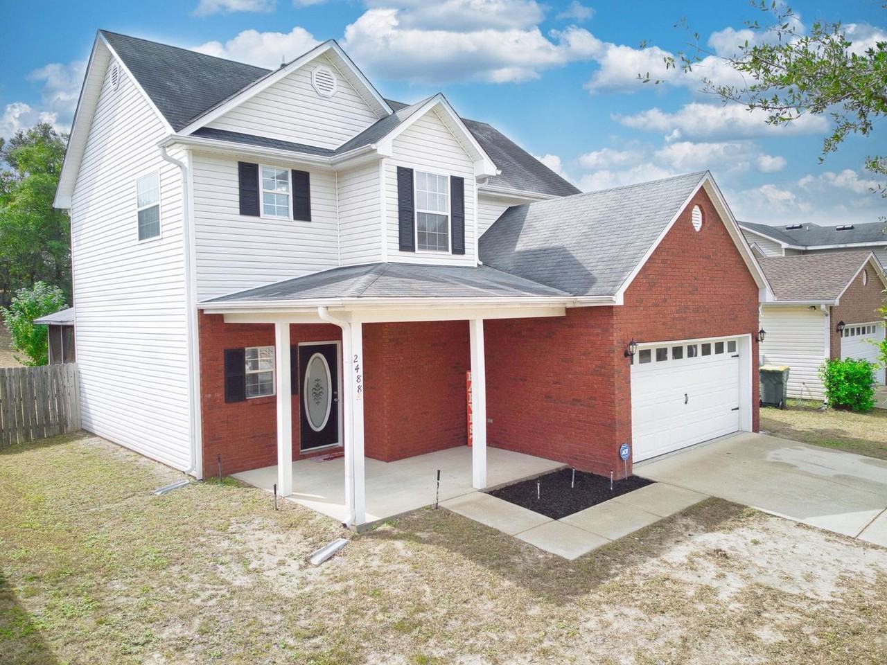 2488 Lakeview Dr S - Photo 2 of 37