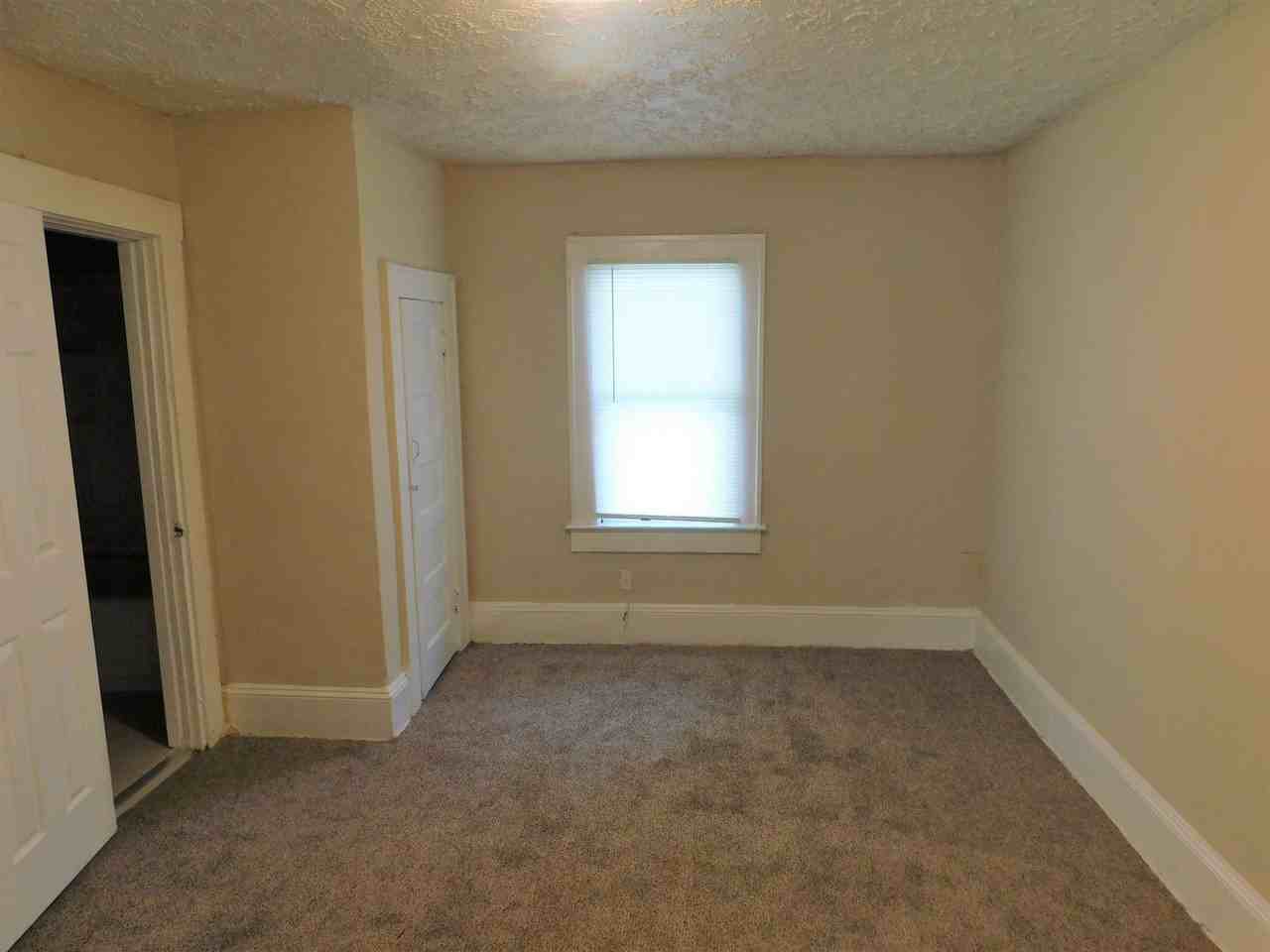 1599 W 21st St - Photo 4 of 9