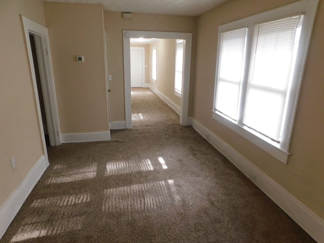 1599 W 21st St - Photo 6 of 9