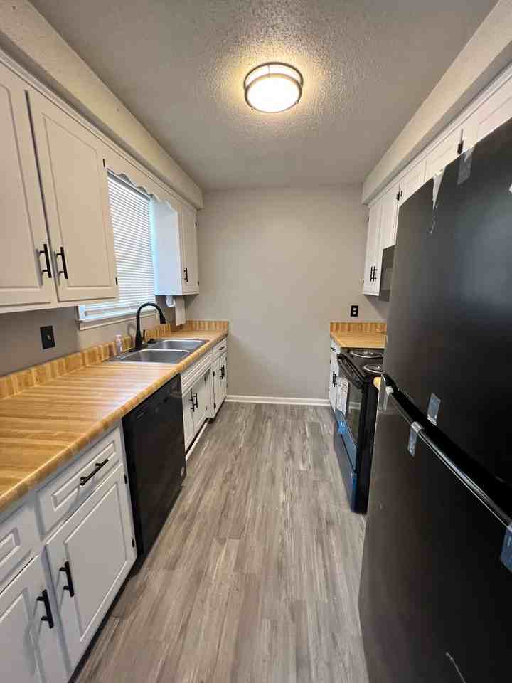 802 Knox Lane - Photo 4 of 12