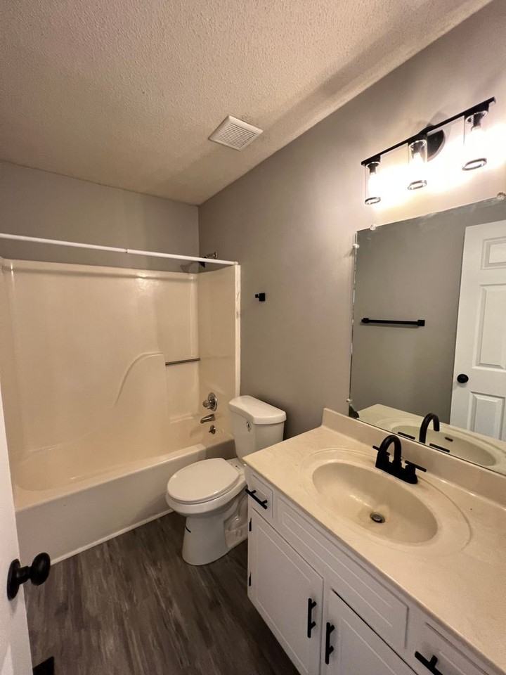 802 Knox Lane - Photo 7 of 12